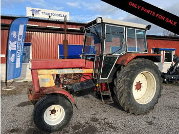Traktors INTERNATIONAL
