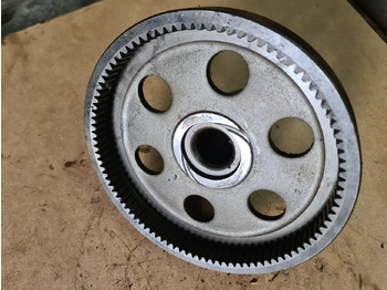 Pusass - Lauksaimniecības tehnika John Deere 4650, 4850 Wał Wejściowy z Przekładnią R70848: foto 4