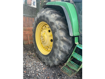 Ritenis JOHN DEERE