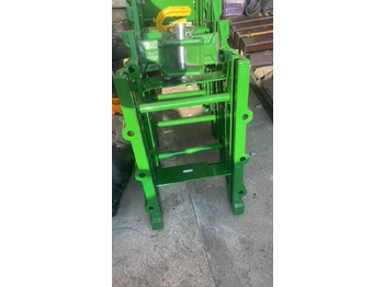 Rāmis/ Šasija JOHN DEERE