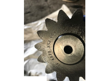 Sānpārvads LIEBHERR