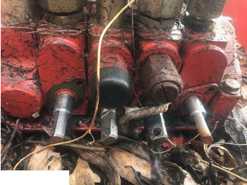 Asis un rezerves daļas - Teleskopiskais iekrāvējs Manitou 626 - Most: foto 5