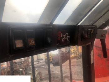 Kabīne - Teleskopiskais iekrāvējs Manitou 628 - Kabina [CZĘŚCI]: foto 2