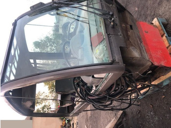 Kabīne - Lauksaimniecības tehnika Manitou - Kabina: foto 5