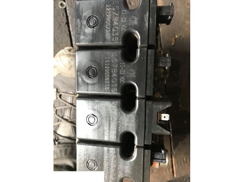 Hidrauliskais vārsts - Lauksaimniecības tehnika Sauer Danfoss - Rozdzielacz: foto 3