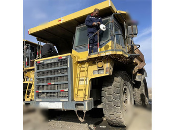 Karjeru pašizgāzējs KOMATSU HD465