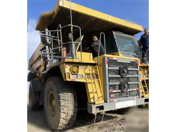 Karjeru pašizgāzējs KOMATSU HD465