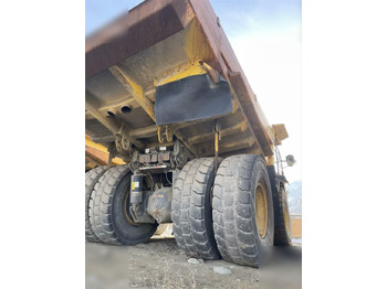 Karjeru pašizgāzējs 2011 KOMATSU HD465-7: foto 5