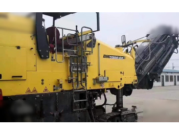 Asfalta frēze BOMAG