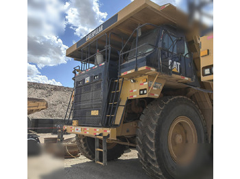 Karjeru pašizgāzējs CATERPILLAR 777