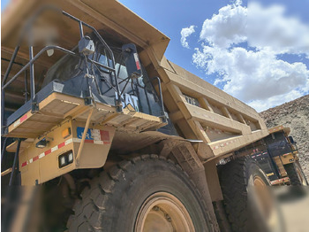 Karjeru pašizgāzējs 2018 CATERPILLAR 777E: foto 3