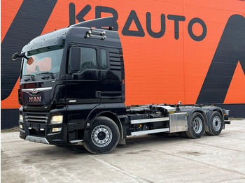 Pacēlājs ar āķi MAN TGX 26.580