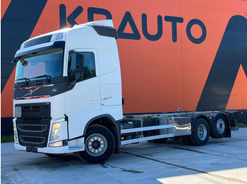 Konteineru vedējs/ Kravas automašīna ar noņemamā virsbūve VOLVO FH 540