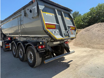 Puspiekabe pašizgāzējs Fruehauf FST4FC (Location / Rent): foto 4 Puspiekabe pašizgāzējs Fruehauf FST4FC (Location / Rent): foto 4