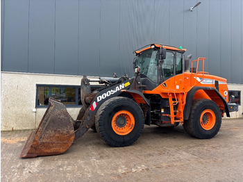 Riteņu iekrāvējs DOOSAN DL350