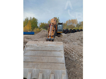 Kāpurķēžu ekskavators CASE