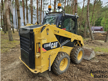 Kompaktiekrāvējs Caterpillar 236 D: foto 3