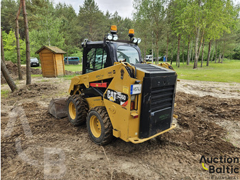 Kompaktiekrāvējs Caterpillar 236 D: foto 4