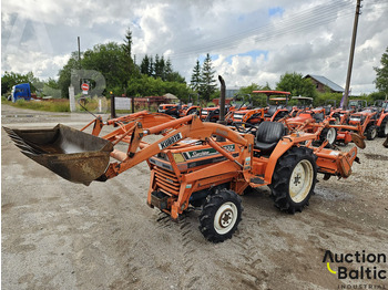 Traktors KUBOTA