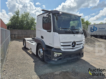 Vilcējs MERCEDES-BENZ Actros 1843