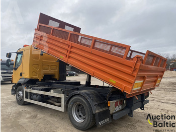 Kravas automašīna pašizgāzējs Volvo FL 240 4x2: foto 4 Kravas automašīna pašizgāzējs Volvo FL 240 4x2: foto 4