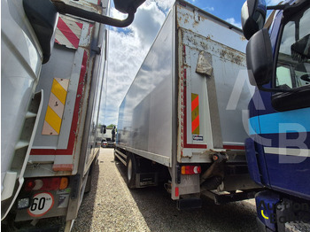 Kravas automašīna ar slēgto virsbūvi Volvo FL240: foto 3