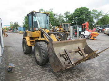 Riteņu iekrāvējs Volvo L 30 B: foto 3