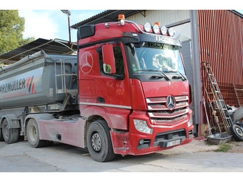 Vilcējs MERCEDES-BENZ Actros 1848