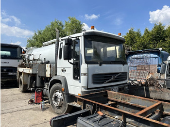 Asenizācijas mašīna VOLVO FL6