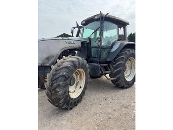 Traktors VALTRA T130: foto 4