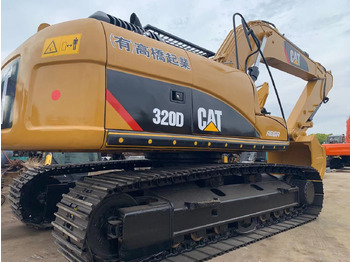 Kāpurķēžu ekskavators CATERPILLAR 320D