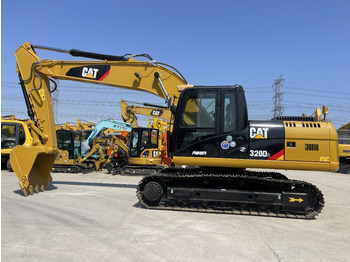Kāpurķēžu ekskavators CATERPILLAR 320D2