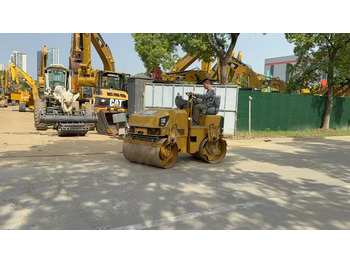 Veltnis CATERPILLAR CB24B