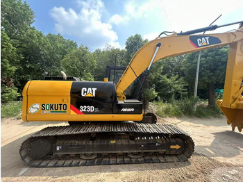 Celtniecības tehnika CATERPILLAR 323D
