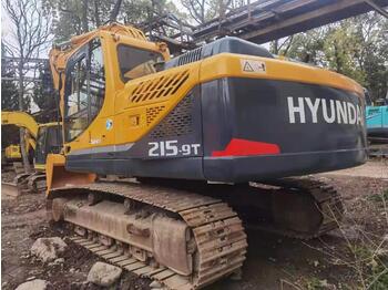 Kāpurķēžu ekskavators HYUNDAI R215