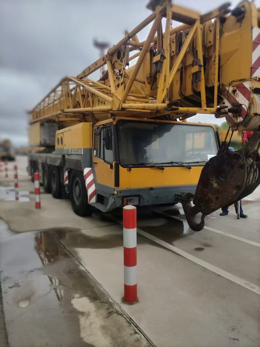 Autoceltnis LIEBHERR