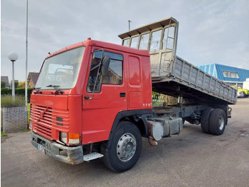 Kravas automašīna pašizgāzējs VOLVO FL10