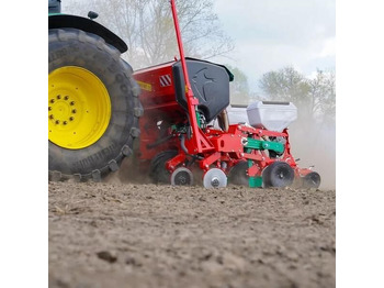 Precīzās izsējas sējmašīna AGRO-MASZ