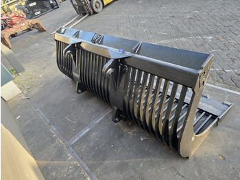 Kauss - Celtniecības tehnika puinbak volvo l60f l 70shovelbak volvo l60 wiellader bak volvo l60 l70: foto 5