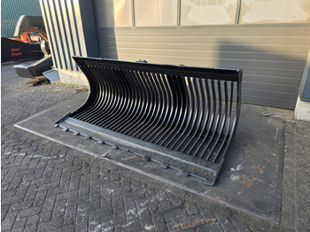 Kauss - Celtniecības tehnika puinbak volvo l60f l 70shovelbak volvo l60 wiellader bak volvo l60 l70: foto 2