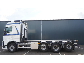 Konteineru vedējs/ Kravas automašīna ar noņemamā virsbūve VOLVO FH 460