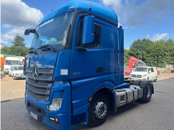 Vilcējs MERCEDES-BENZ Actros 1842