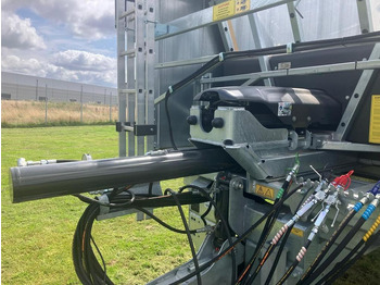 Jaunā Lauksaimniecības piekabe Fliegl GIGANT ASW 281 TAURUS FOX: foto 4