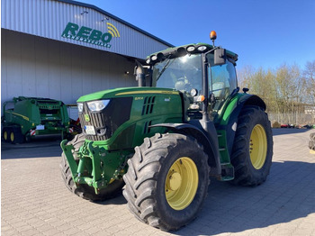 Traktors JOHN DEERE 6210R