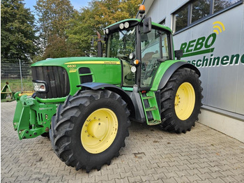 Traktors JOHN DEERE 6630