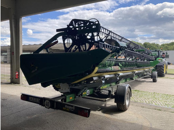 Labības kombains JOHN DEERE