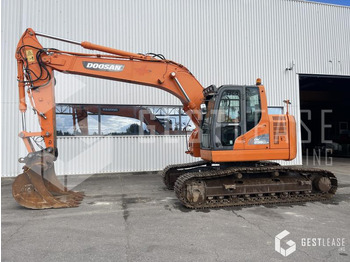 Kāpurķēžu ekskavators DOOSAN DX235