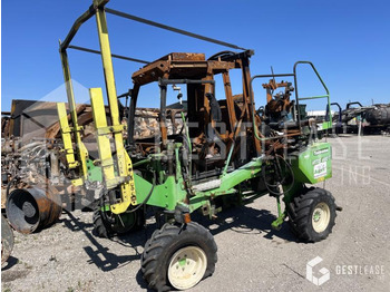 Traktors ar paaugstinātu klīrensu TECNOMA