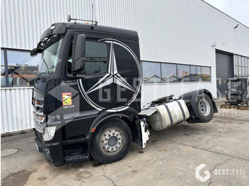 Vilcējs MERCEDES-BENZ Actros 1848