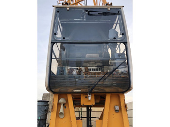 Torņa celtnis LIEBHERR